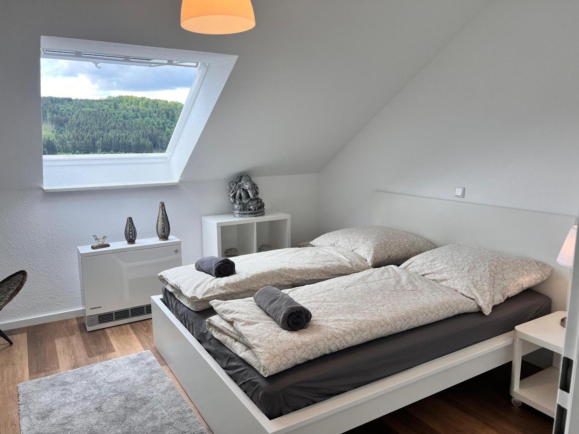 Gemuetliche 3-Zimmer-Wohnung Mit Panoramablick Und Kostenlosem Ueberdachten Parkplatz Winterberg Exterior foto